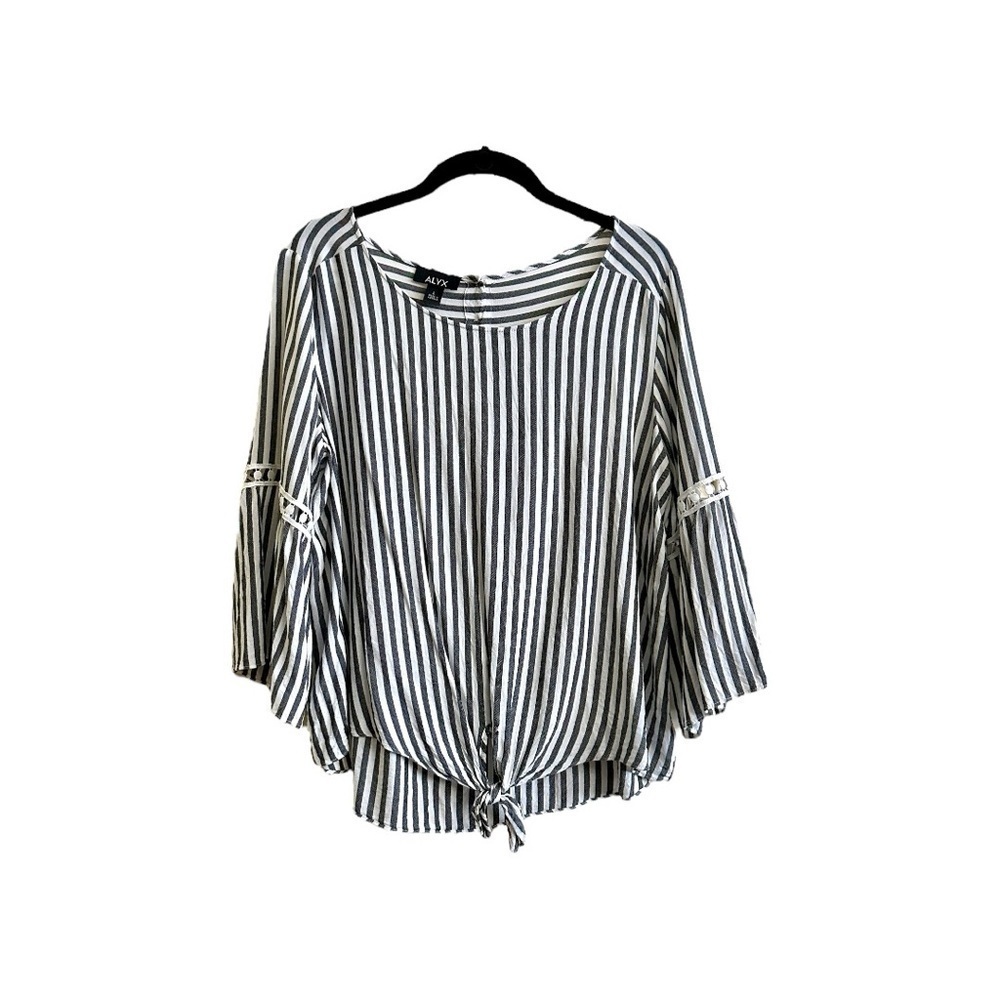 ALYX, WOMENS STRIPE TOP IN BLACK & WHITE. 3/4 SLEEVE, HI-LOW HEM. SIZEL